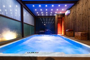 Piscine couverte, piscine extérieure