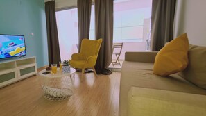 TV - STAY Eden Beach Studio (Limassol)