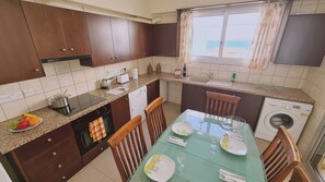 Kühlschrank, Mikrowelle, Ofen, Toaster