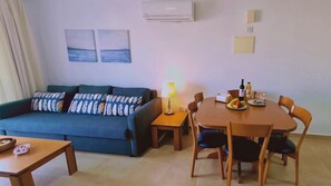 TV - STAY Camelia Apartment (Larnaca)