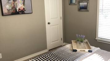 1 habitación, wifi y ropa de cama
