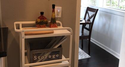 Comfy and Cozy Centrally located in Houston!!