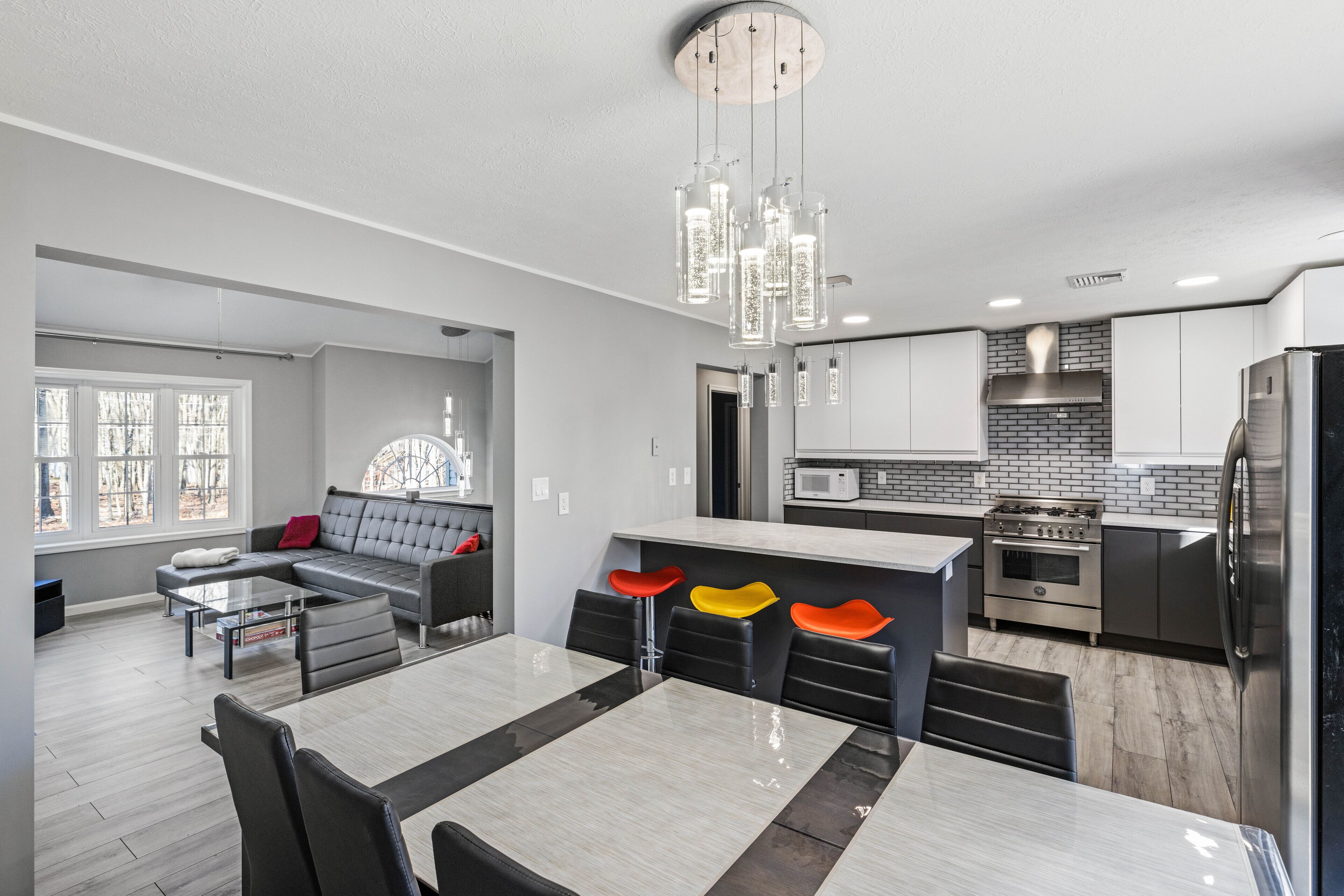 Newly Renovated House with Hot Tub by Kalahari, Camelback & Casino!