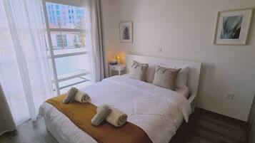 2 bedrooms, iron/ironing board, free WiFi, bed sheets