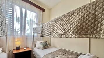 2 chambres, fer et planche à repasser, Wi-Fi gratuit, draps fournis