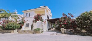 Exterior - STAY Swallow's Nest Villa (Ayia Napa)