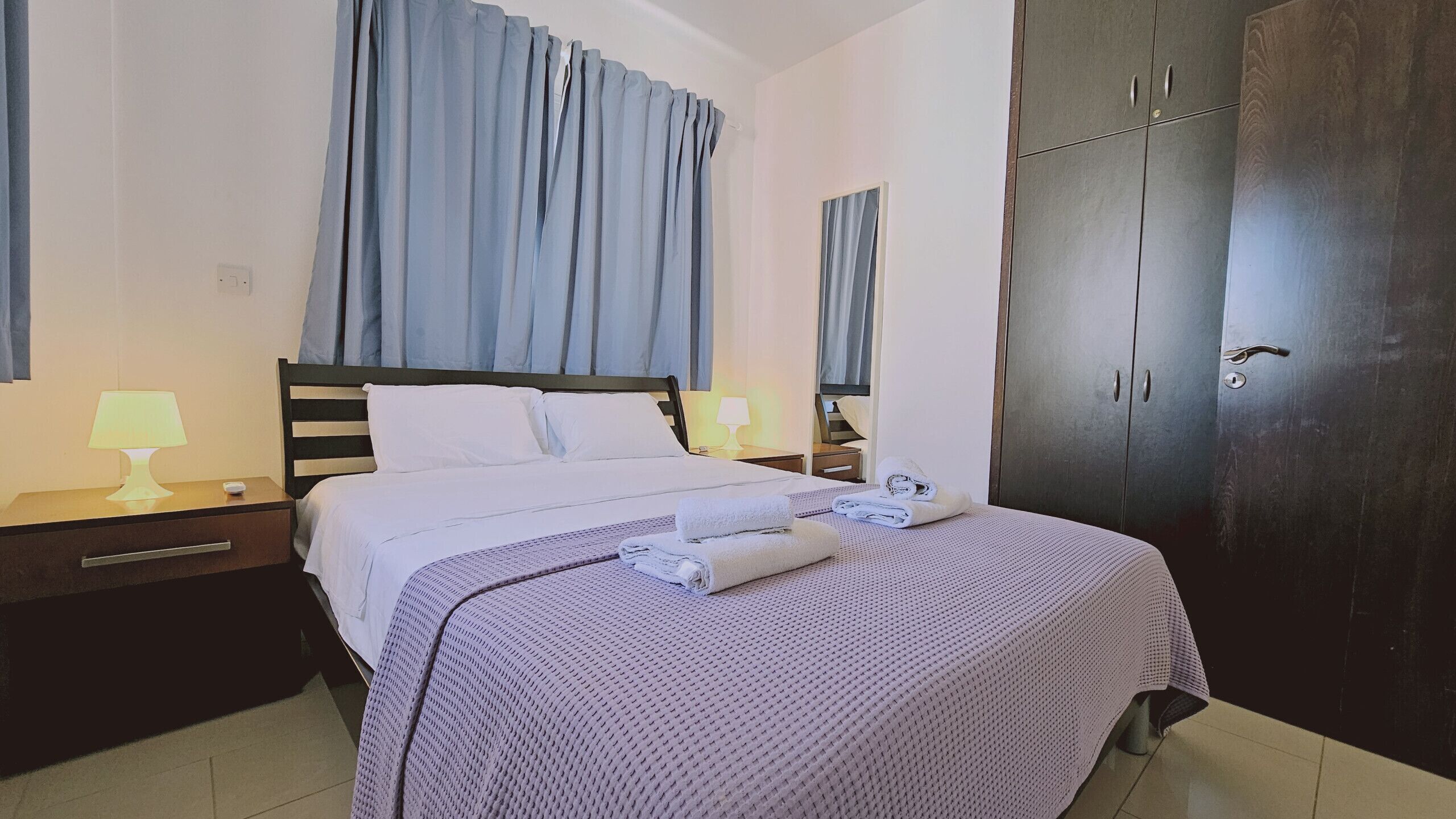 3 chambres, fer et planche à repasser, Wi-Fi gratuit, draps fournis