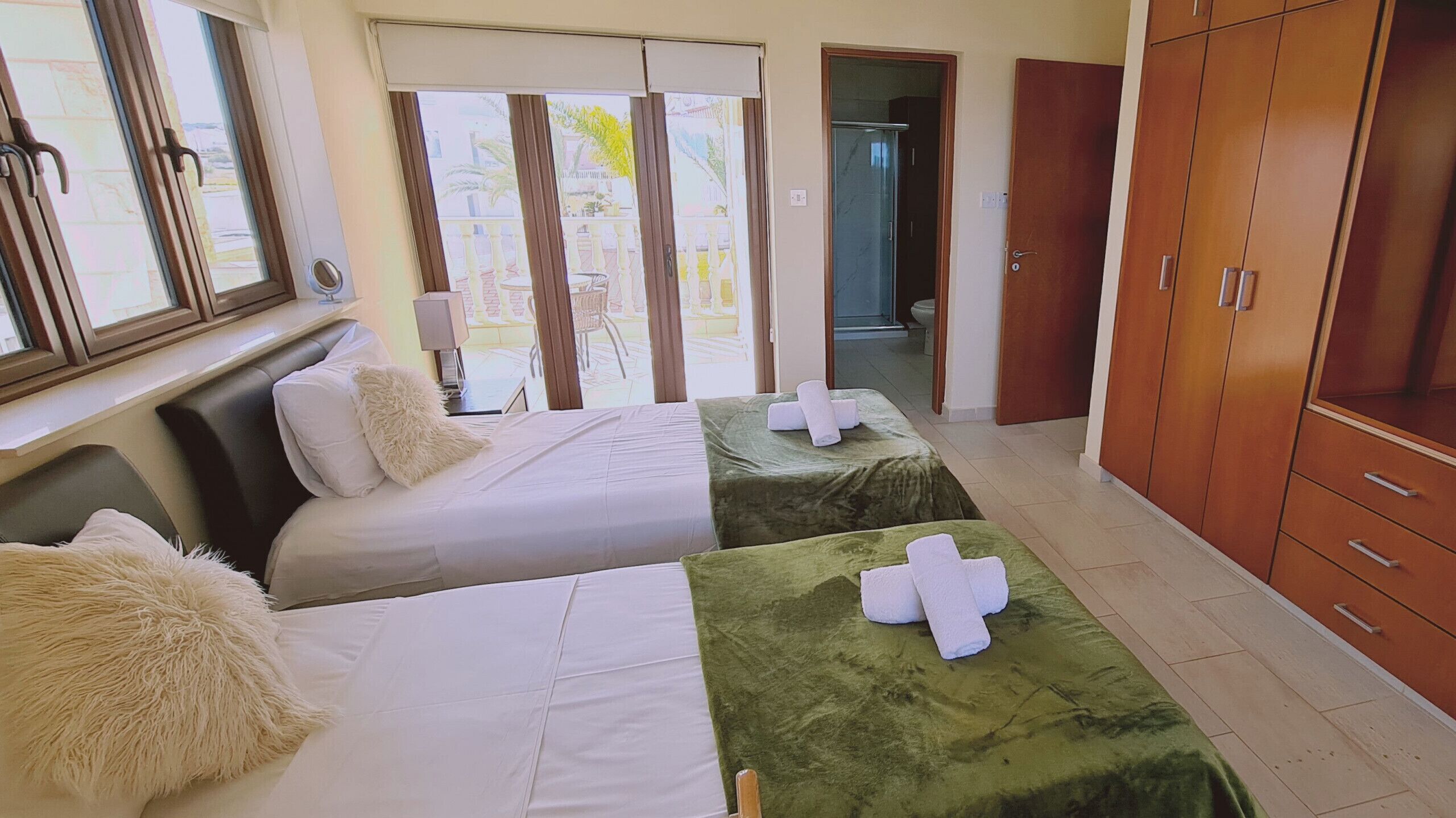 4 bedrooms, iron/ironing board, free WiFi, bed sheets