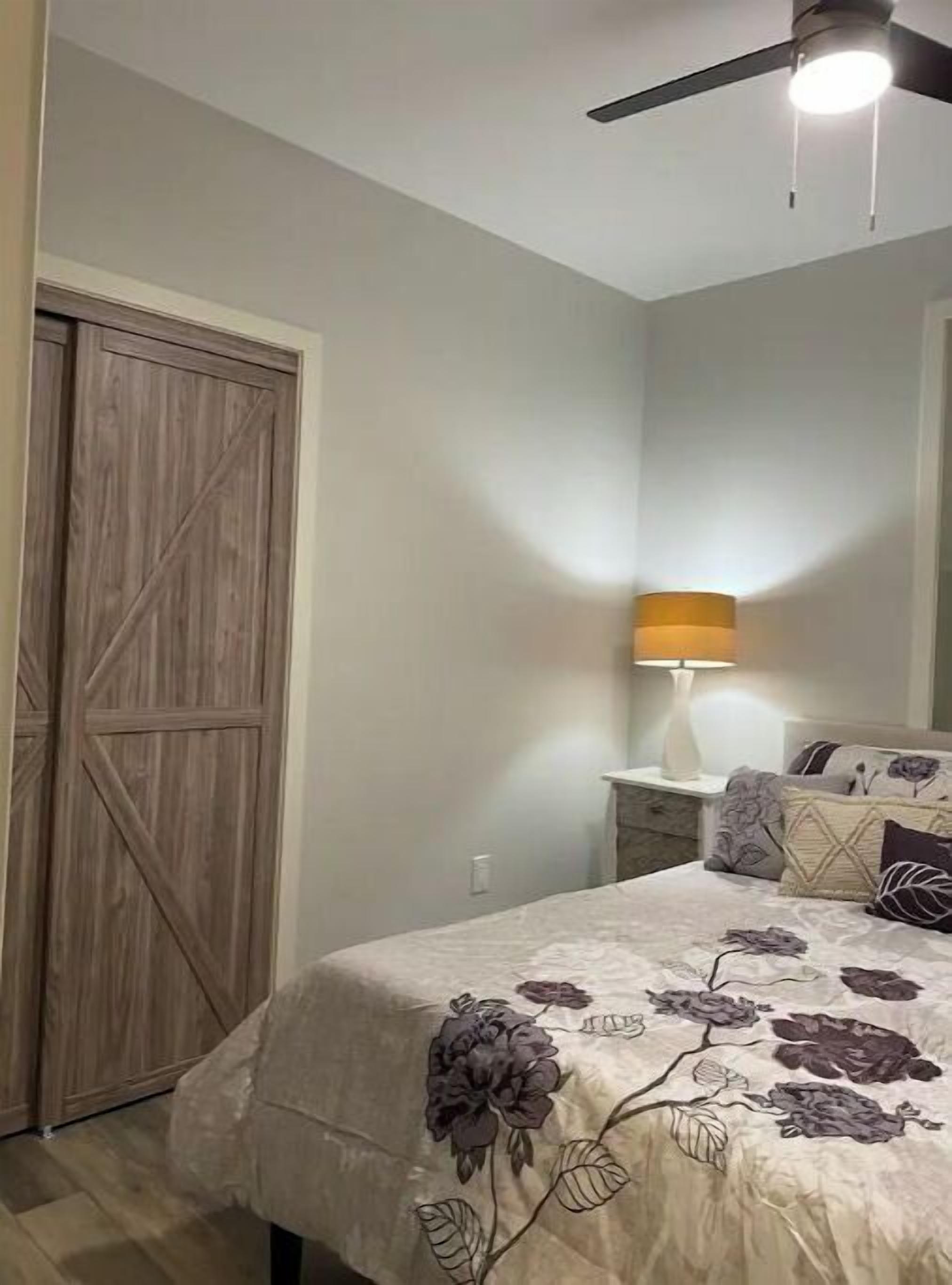 2 camere, una scrivania, ferro/asse da stiro, Wi-Fi