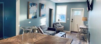  NEW Stylish Apartment with Hot Tub