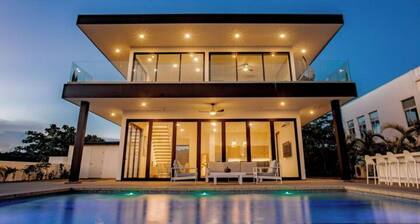 Ocean view luxury Villa, Private Pool 4BD 8PPL