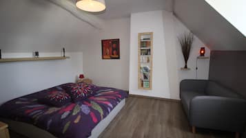 3 bedrooms, bed sheets