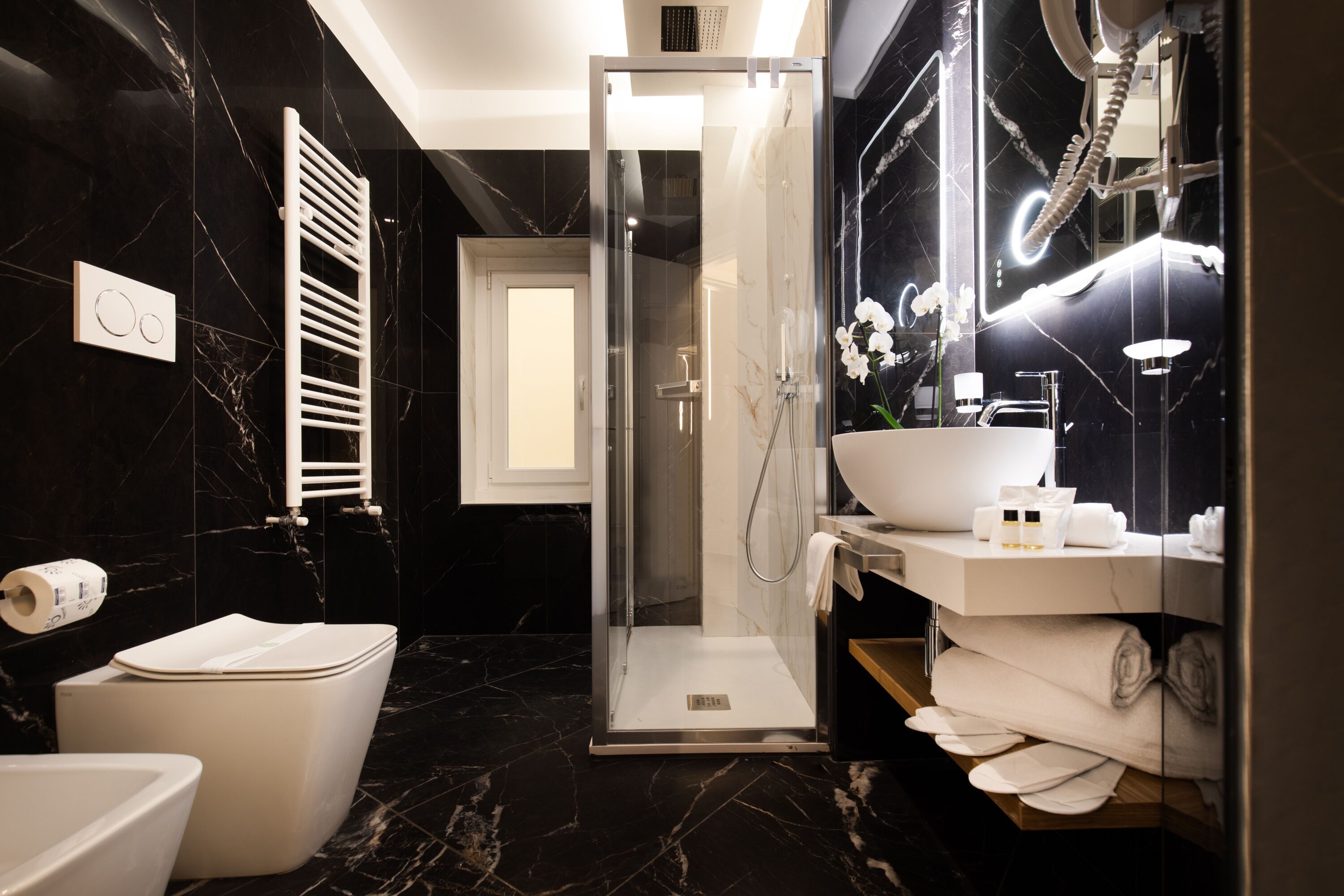 Superior Double or Twin Room | Bathroom | Bathrobes, towels