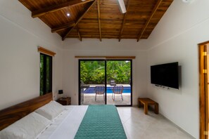 3 slaapkamers, een kluis op de kamer, een strijkplank/strijkijzer