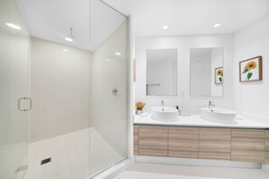 Hair dryer, towels, soap, shampoo - HYDE MIDTOWN RESIDENCES SPECTACULAR CORNER 2BR (Miami)