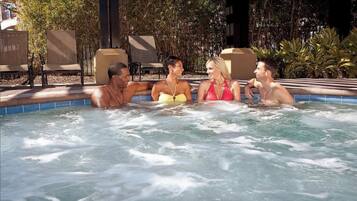 Piscine extérieure, piscine chauffée