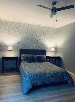 1 chambre, bureau, fer et planche à repasser, Wi-Fi gratuit