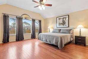 4 Schlafzimmer, Bügeleisen/Bügelbrett, WLAN, Bettwäsche