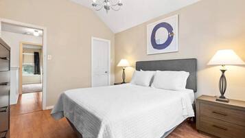 4 bedrooms, iron/ironing board, WiFi, bed sheets