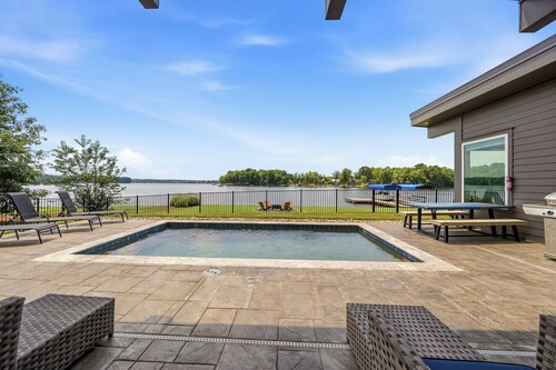 Lake Oconee 3BR • Pool, Dock, Kayaks, Game Room