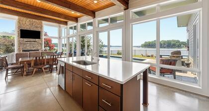 Lake Oconee 3BR • Pool, Dock, Kayaks, Game Room