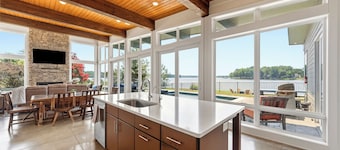 Lake Oconee 3BR • Pool, Dock, Kayaks, Game Room