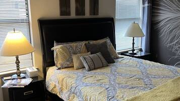 4 Schlafzimmer, Schreibtisch, BĂŒgeleisen/BĂŒgelbrett, kostenloses WLAN