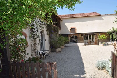 Group gite on the outskirts of Lyon Sleeps 39