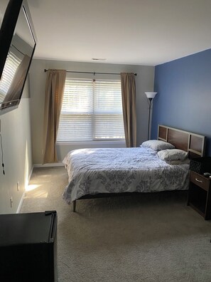 3 bedrooms, in-room safe, desk, iron/ironing board