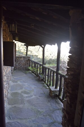 Standard Room | Terrace/patio - A Casa dos Livros (Lousa)