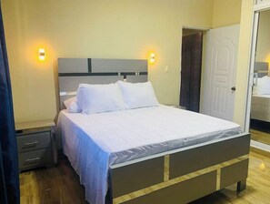 2 多间卧室、熨斗/熨衣板、WiFi、床单