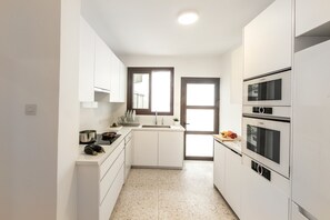 Køleskab, mikrobølgeovn, ovn, opvaskemaskine