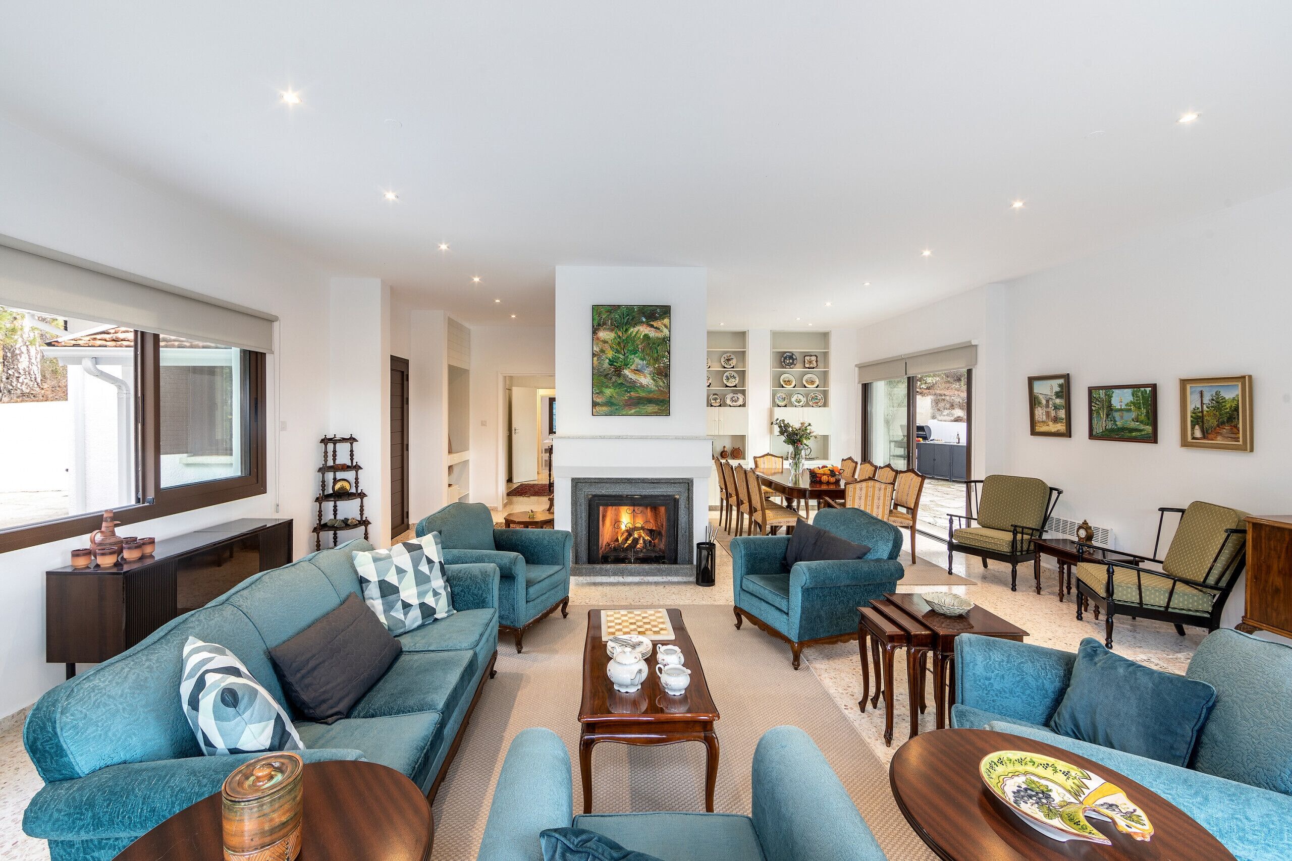 Télévision, cheminée