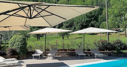 NATURE - cottage with garden, shared pool, private veranda