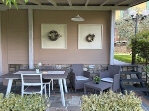 Outdoor dining - NATURE - cottage with garden, shared pool, private veranda (Gallicano)