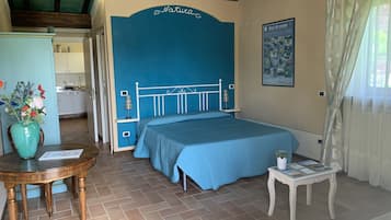 1 chambre, bureau, fer et planche à repasser, Wi-Fi gratuit