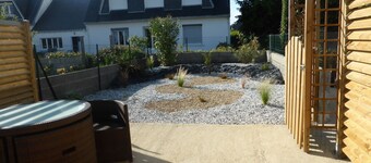 Lovely self-contained studio with terrace and private garden 10 minutes from the fishing port