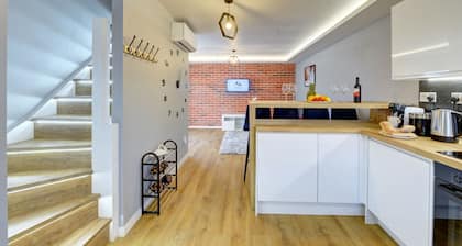 Friendly House - Clarence Rd