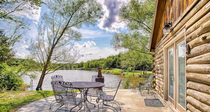 Cozy Lakeside Log Cabin. Private Lake, Peaceful & Secluded. Pet-friendly!