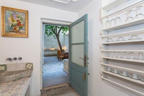 Lemon Tree Mansion 1 | Private kitchen | Electric kettle, highchair - Limonlu Konak (Izmir)