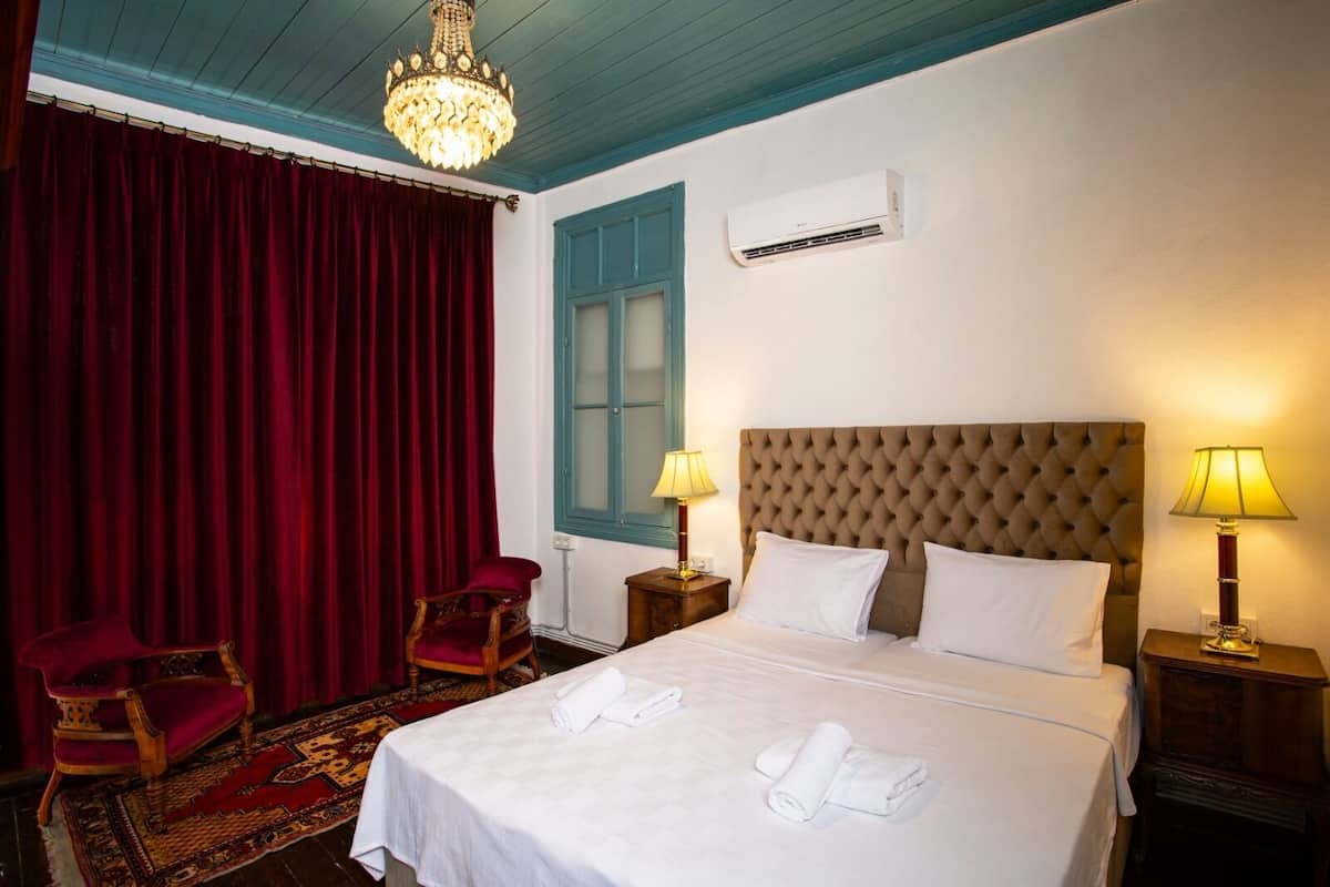 Lemon Tree Mansion 3 | 1 bedroom, Egyptian cotton sheets, premium bedding, desk