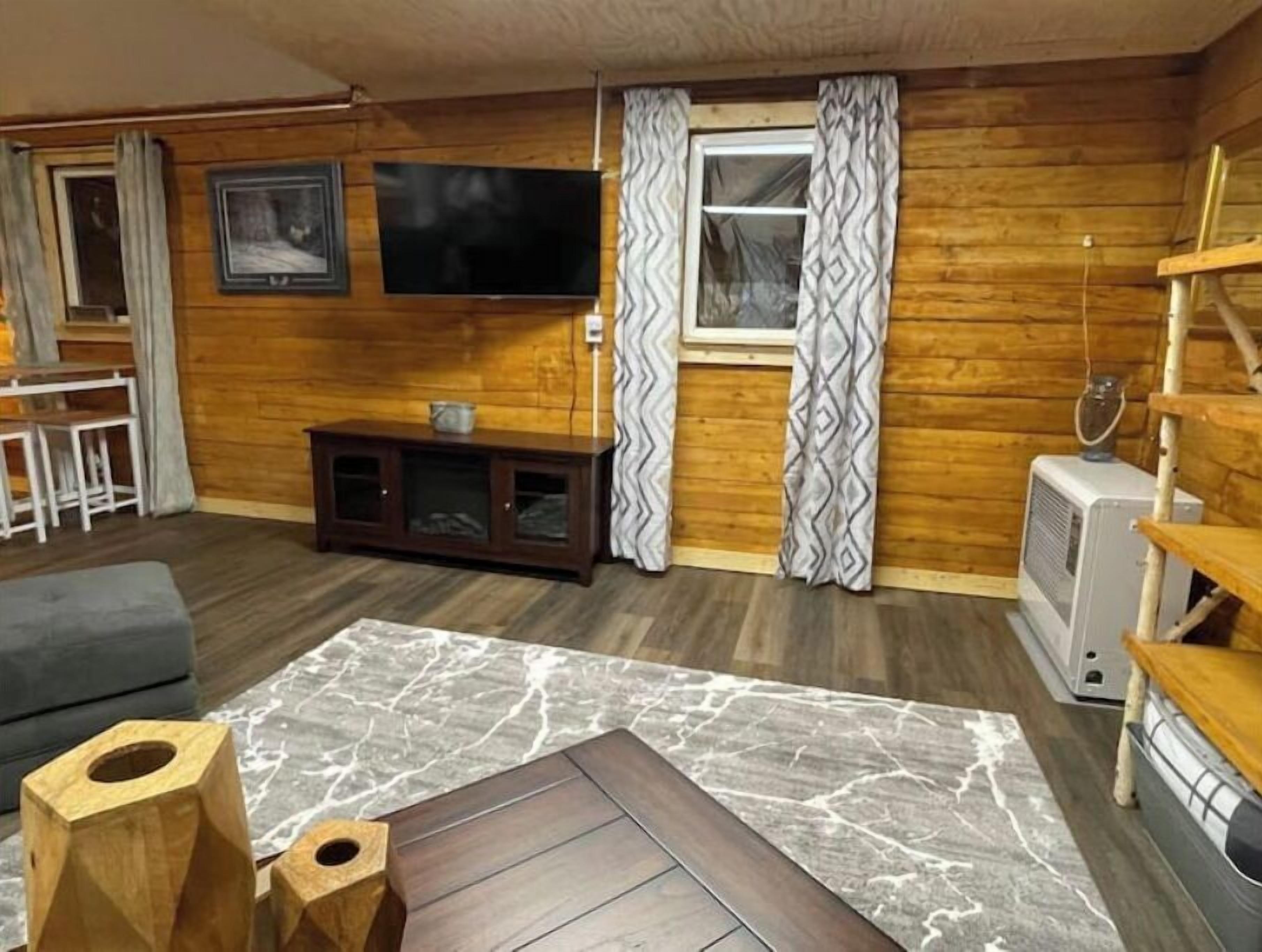 TV connectée, lecteur de DVD, livres