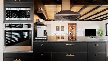 KylskÄp, mikrovÄgsugn, ugn och spishÀll