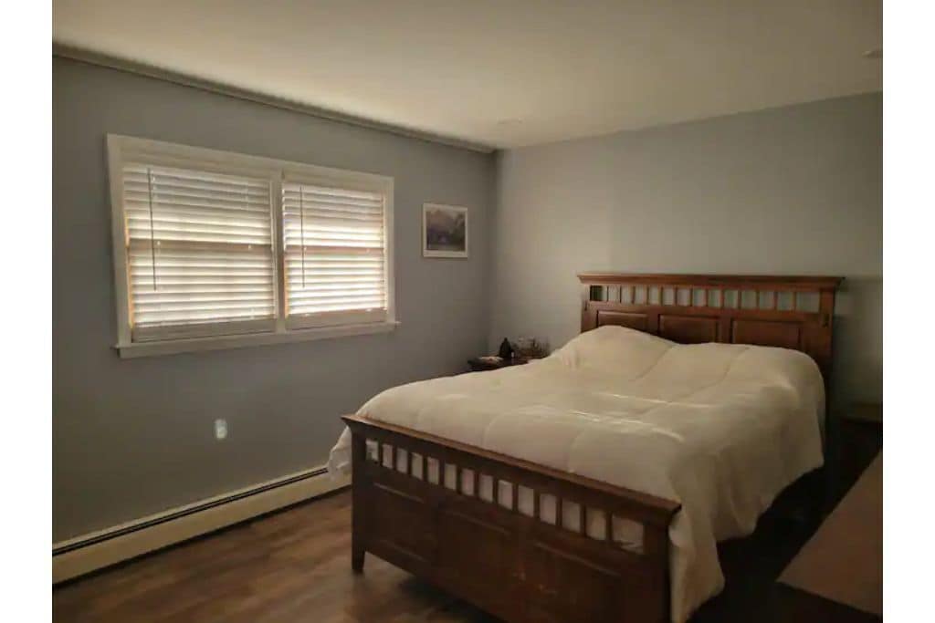 Sail away in this cozy 2 bdrm- downtown Glens Falls in Glens Falls, United States