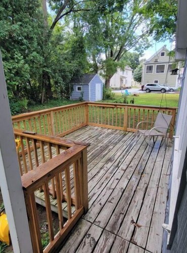 Sail away in this cozy 2 bdrm- downtown Glens Falls