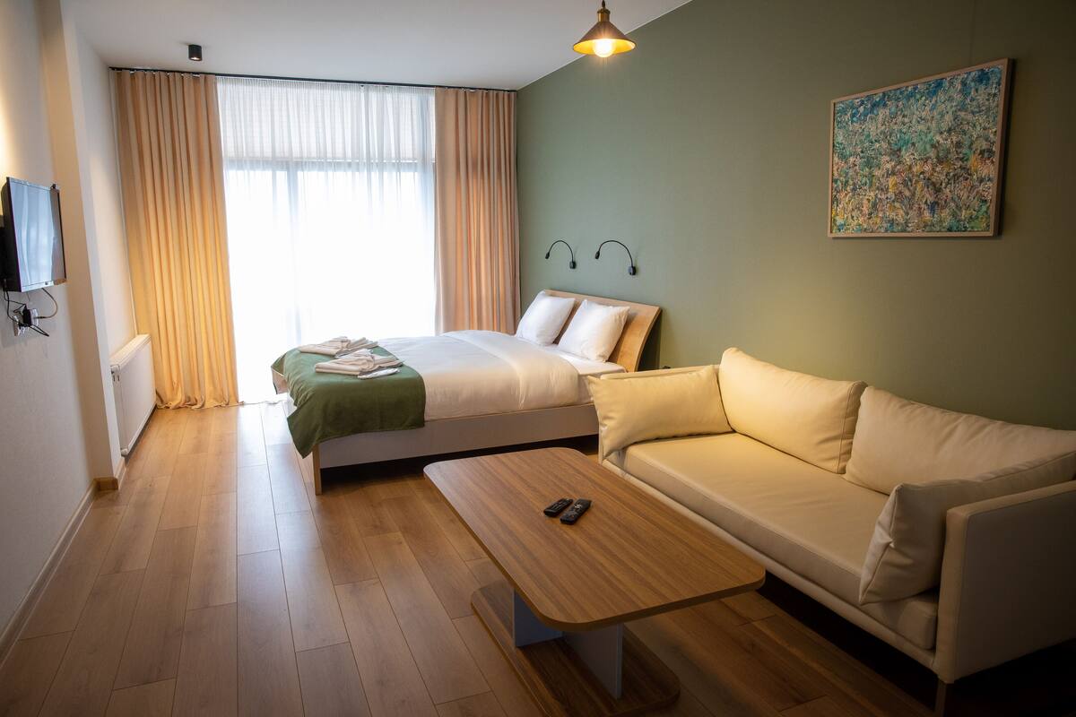 Junior Studio | In-room safe, desk, soundproofing, iron/ironing board