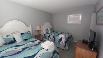 2 bedrooms, WiFi (free), bed sheets