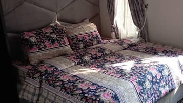 2 chambres, fer et planche à repasser, accès au Wi-Fi (inclus)