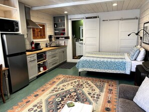 Desk, iron/ironing board, free WiFi, bed sheets