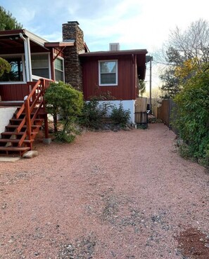 Exterior - Quick walk to trails, Close to shops, restaurants (Sedona)